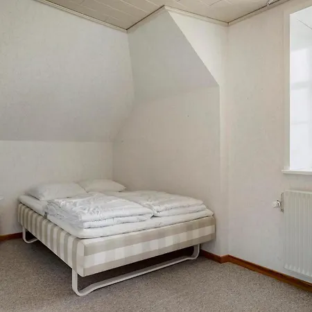 3 Bedroom Gorgeous In Apartment Hojer