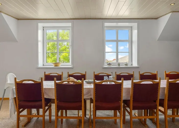 3 Bedroom Gorgeous In Apartment