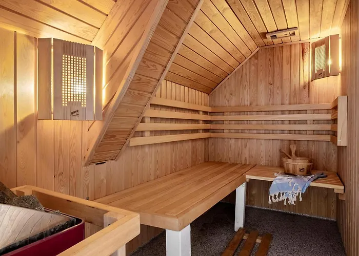 3 Bedroom Gorgeous In Apartment